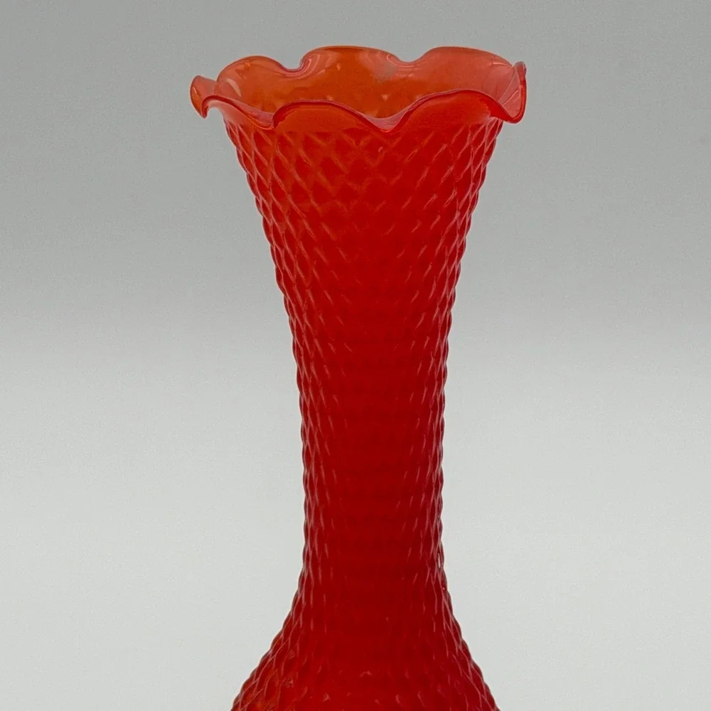 Murano Red Bullicante Diamond Point Glass‎ Vase Ruffled Rim Twisted Stem Italy